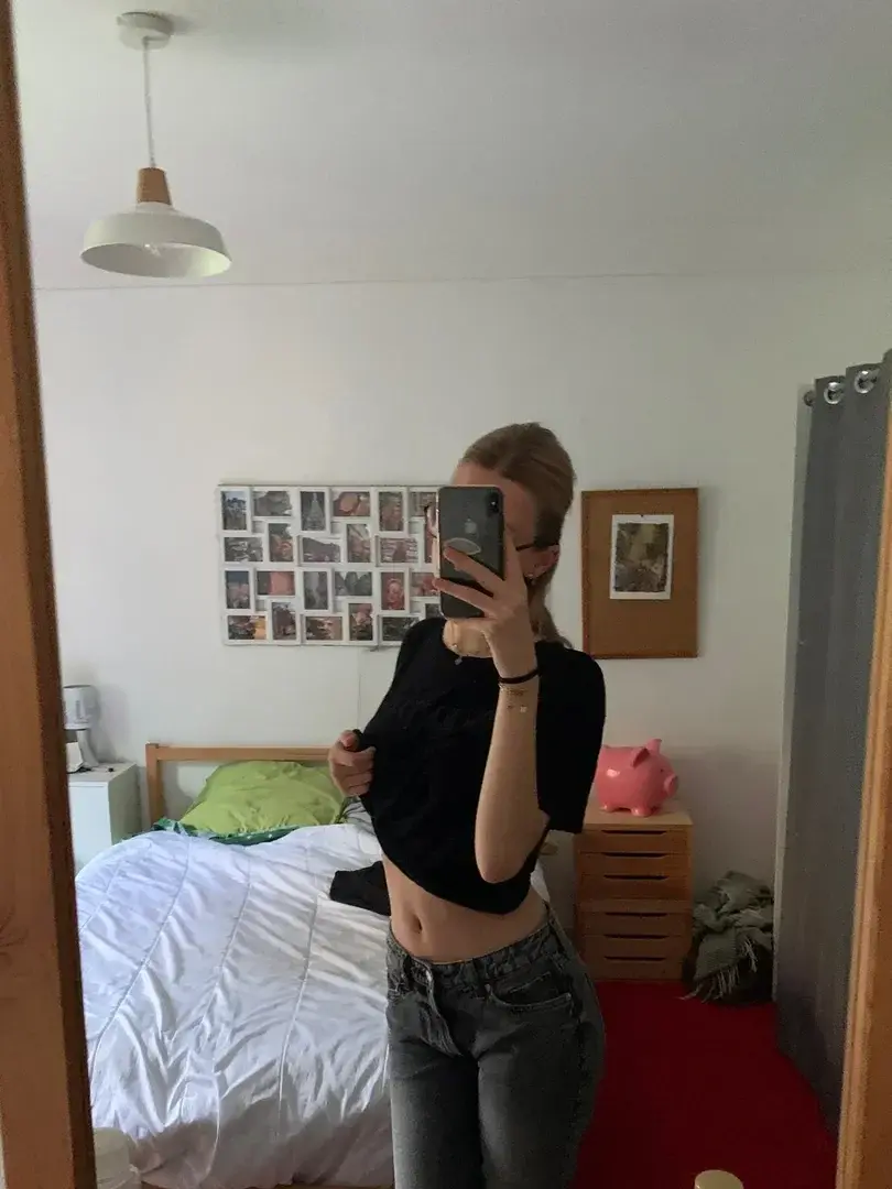 Leak & nude MYM — Clarisse_888 : « tu me manques » (MYM)