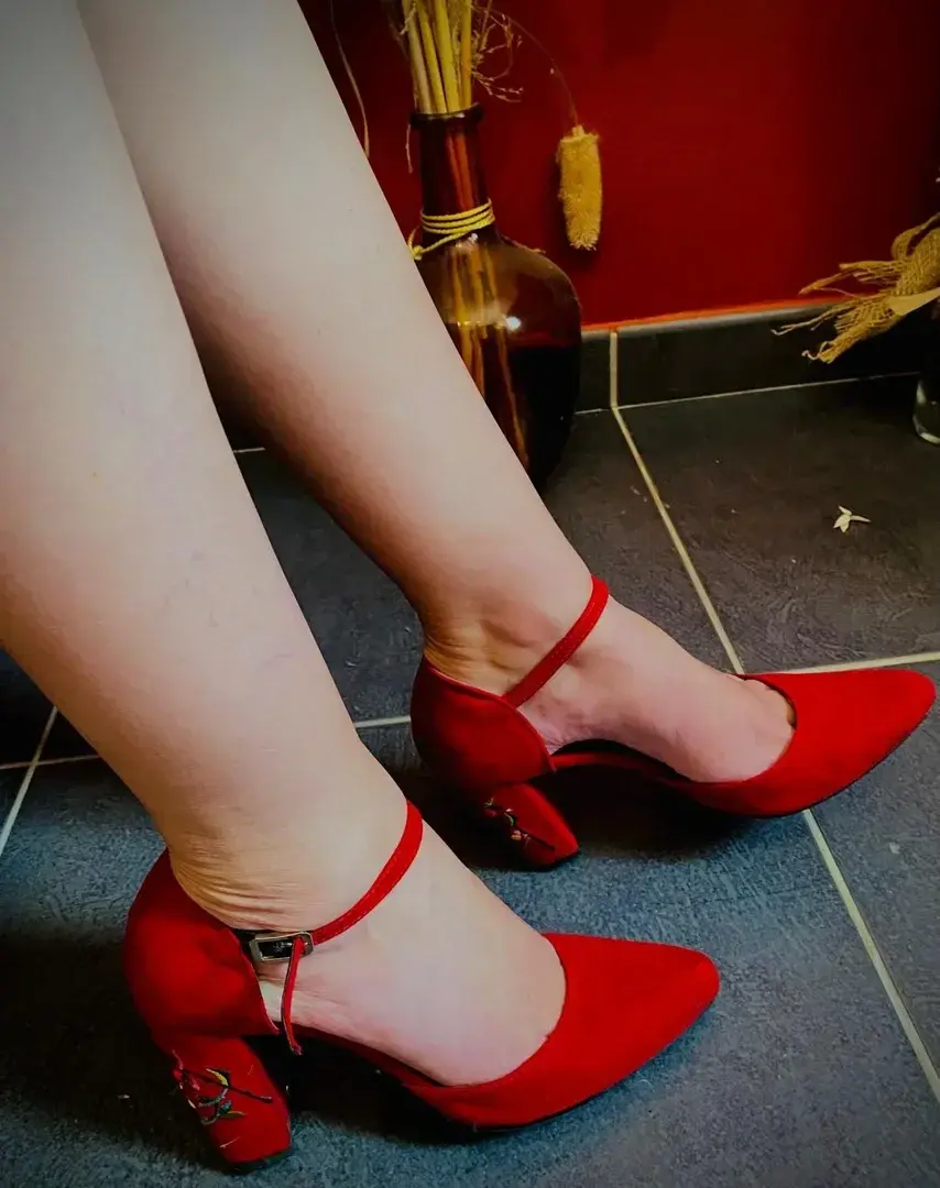 Leak & nude 2 — Feetglamour