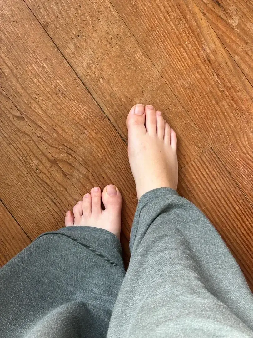 Leak & nude 1 — Feetpics012