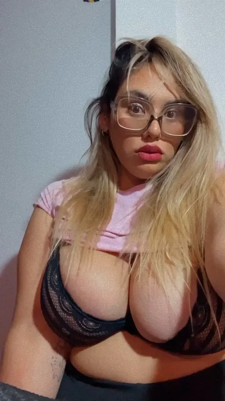 Attitude à un autre niveauAbonne-toi gratuitement avec le code SEXY