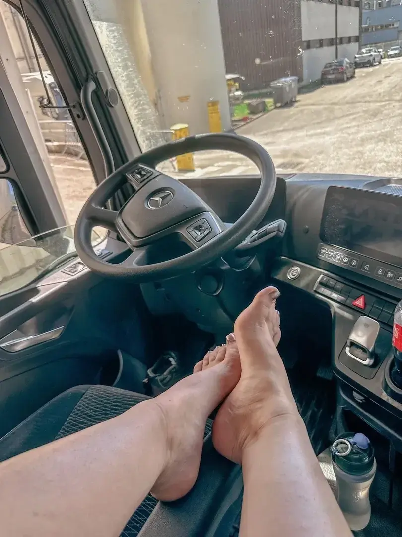 Leak & nude 2 — Mrsfootgirls