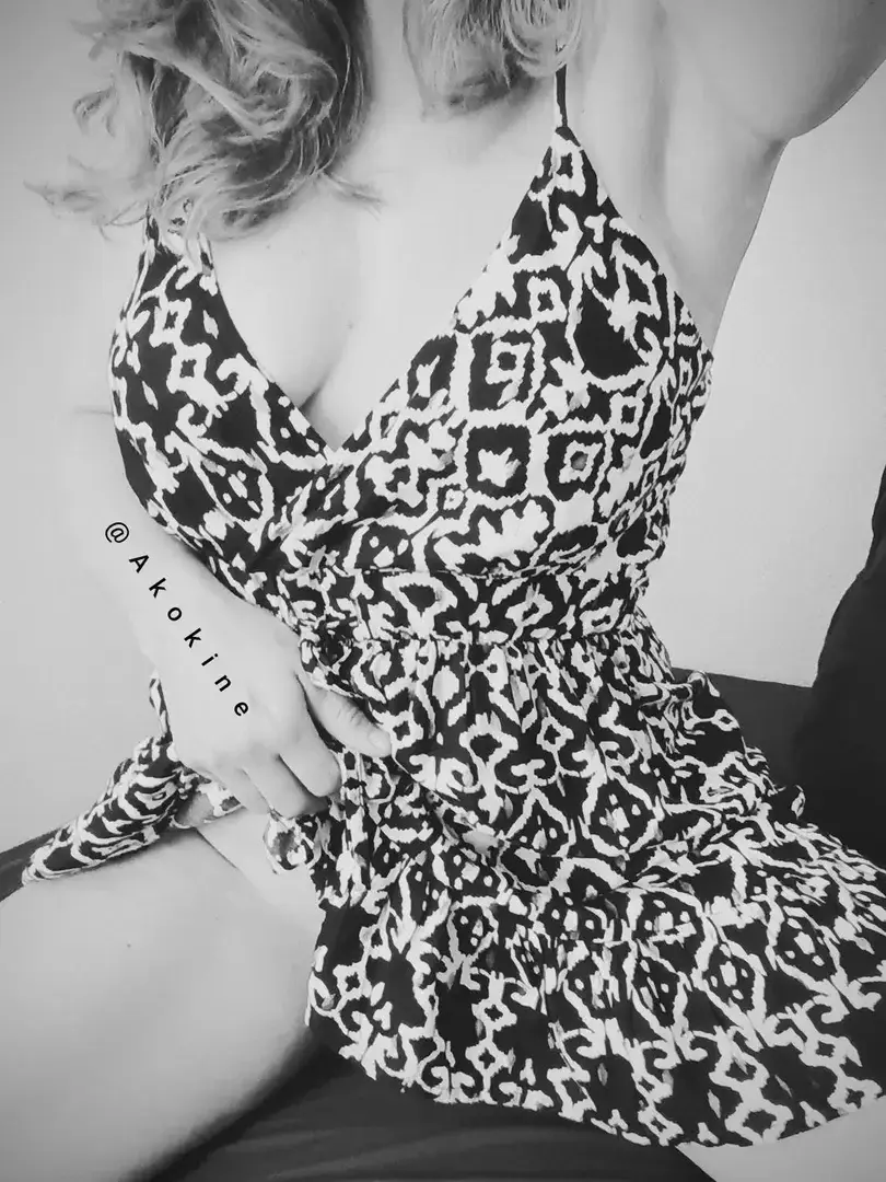 Leak & nude MYM — akokine : « Petite sieste coquine 😈 » (MYM)