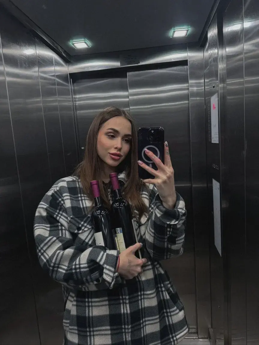Leak & nude MYM — Onlyjade : « Abonnement GRATUIT, on passe un bon moment ensemble? 😈 » (MYM)