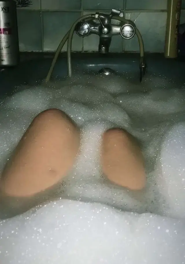 Leak & nude 3 — Kelly92