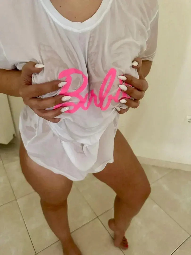 Leak & nude 1 — Laraalkhalifa
