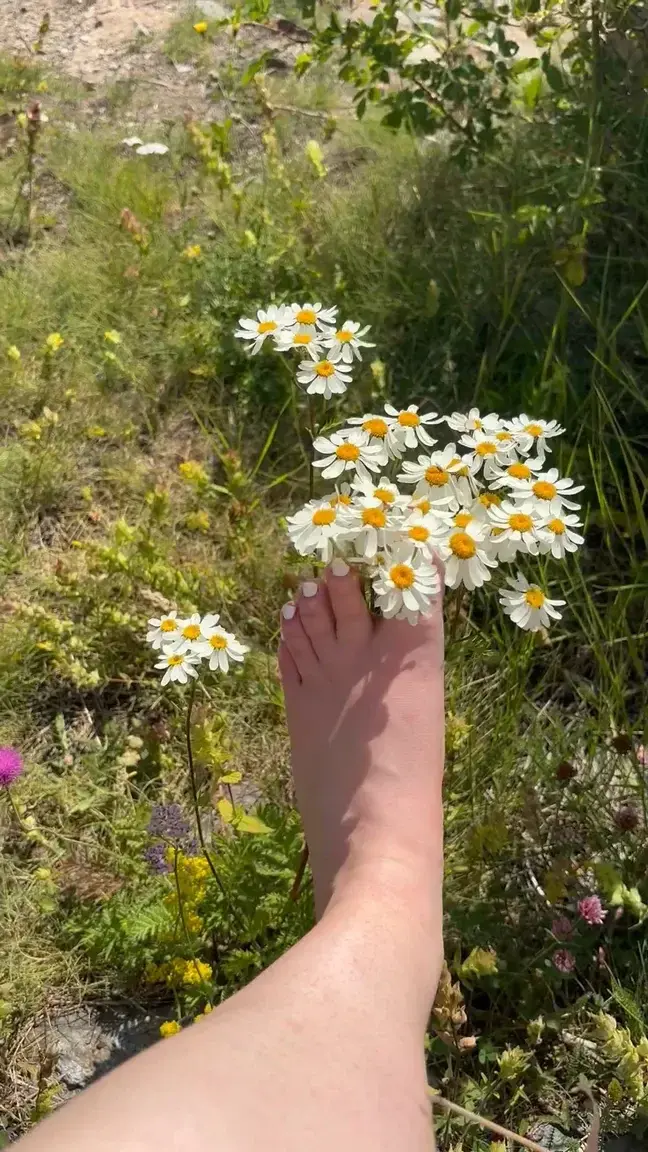 Leak & nude 5 — Twofeetgirl2