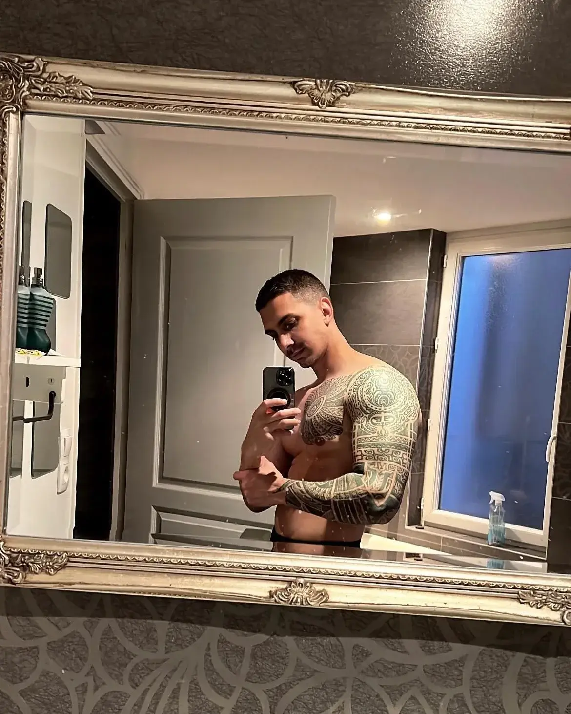 Leak & nude 2 — Diegoback