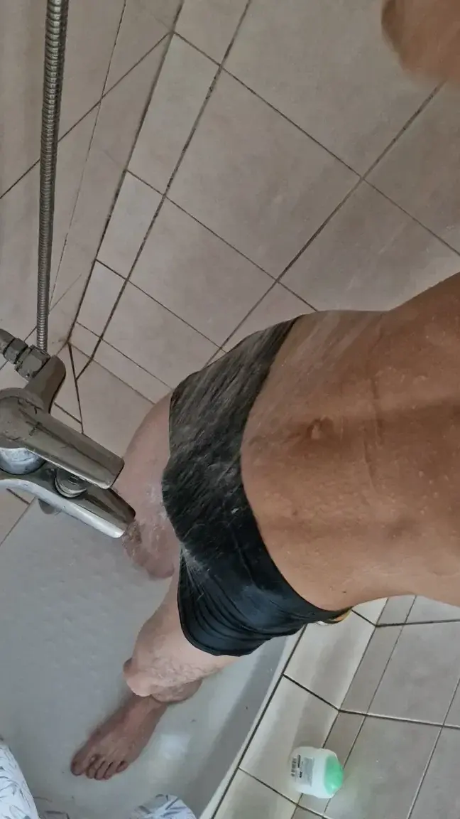 Leak & nude 1 — Bacio