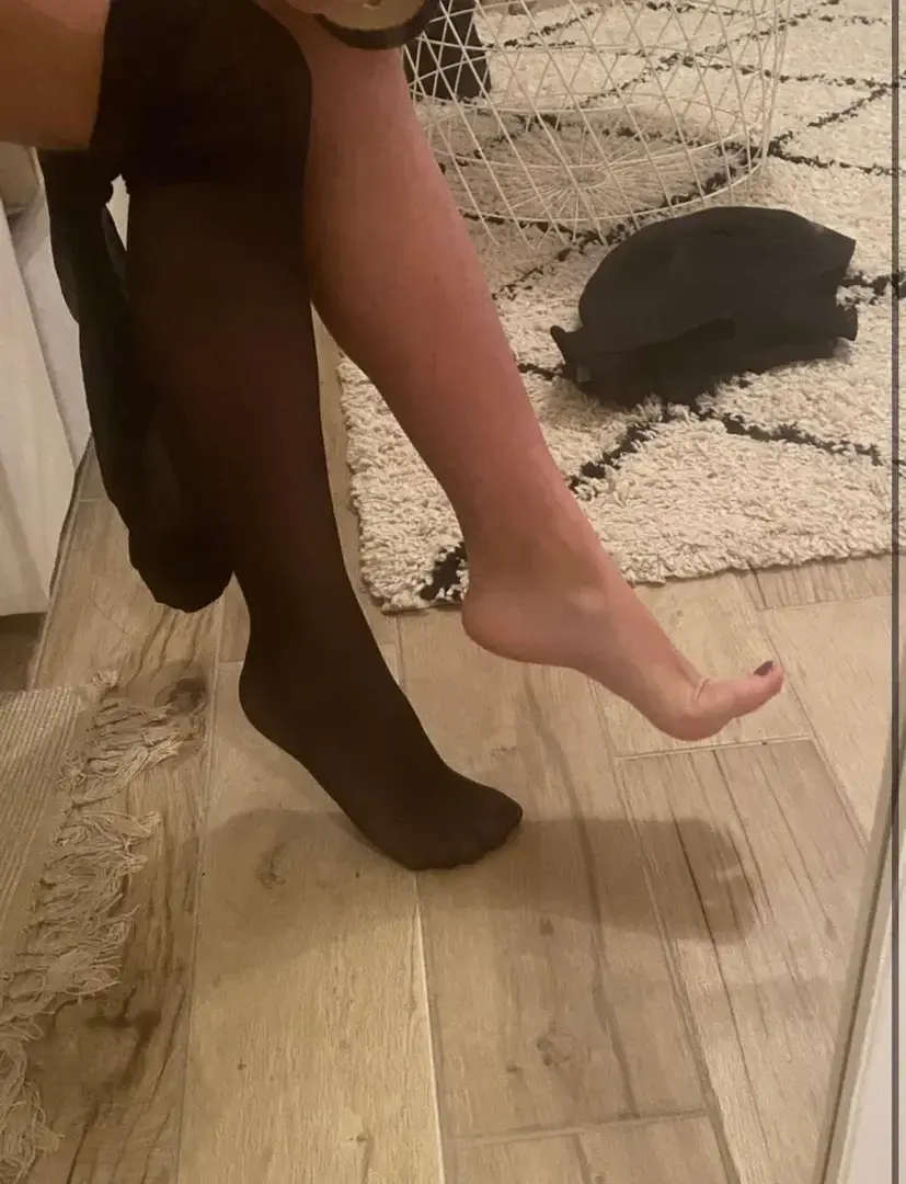 Leak & nude 2 — Feetyoubabe