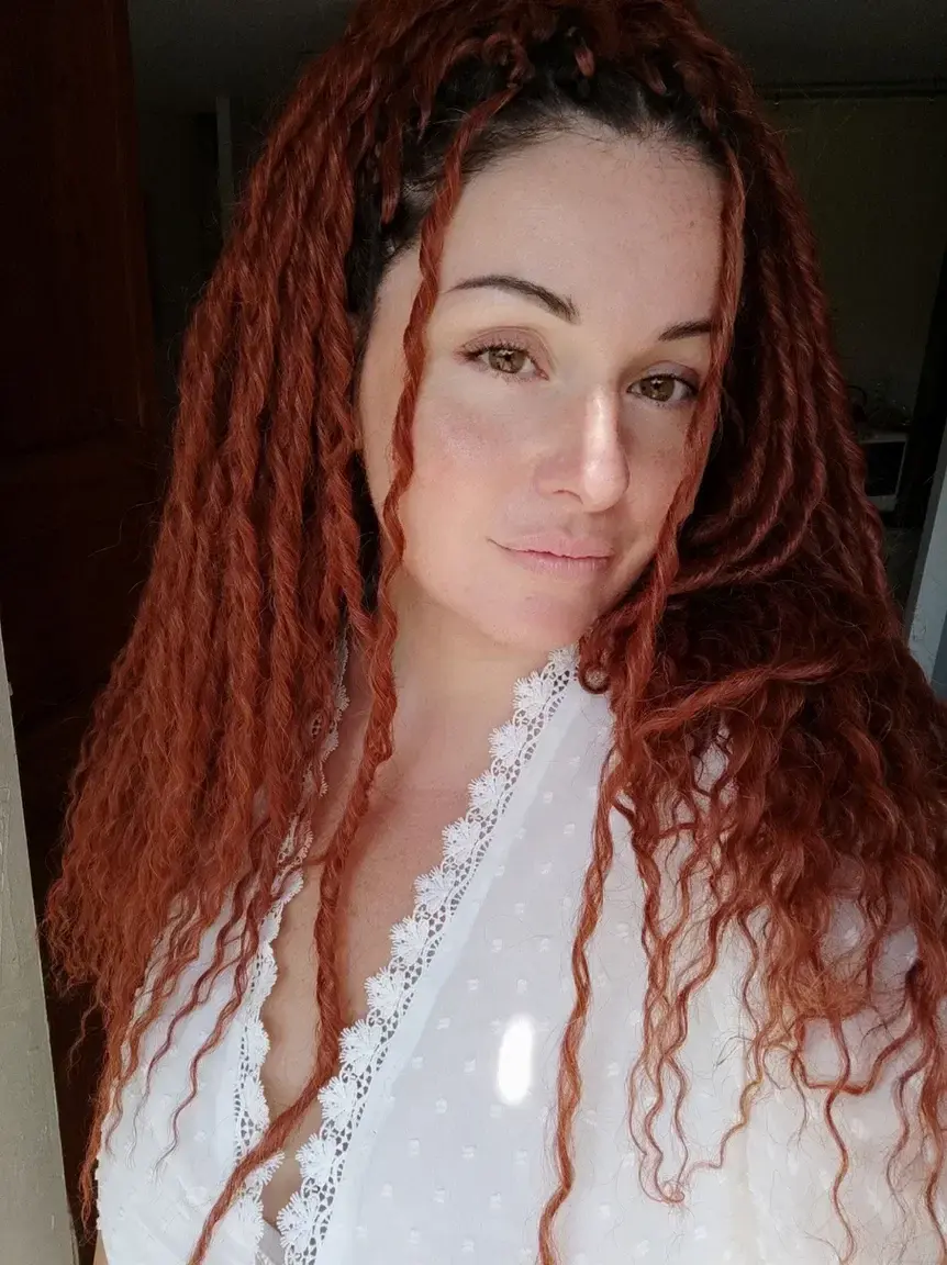 Juste après je te montre ce que je porte sous ma robe au boulot par cette chaleur ... 🤍
