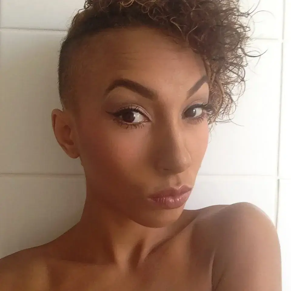 Misscaprice974 - Photo exclusive MYM 1 | French Modèles