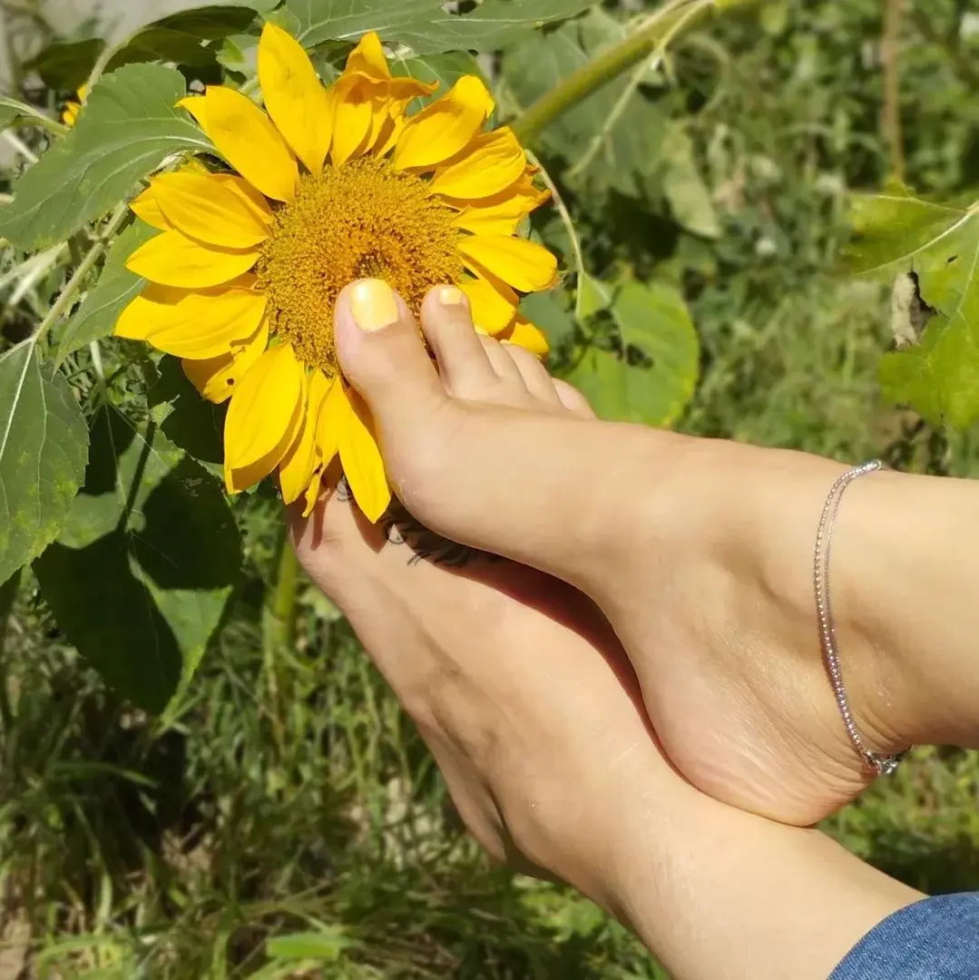 Leak & nude 3 — Sarahcarnalfeet
