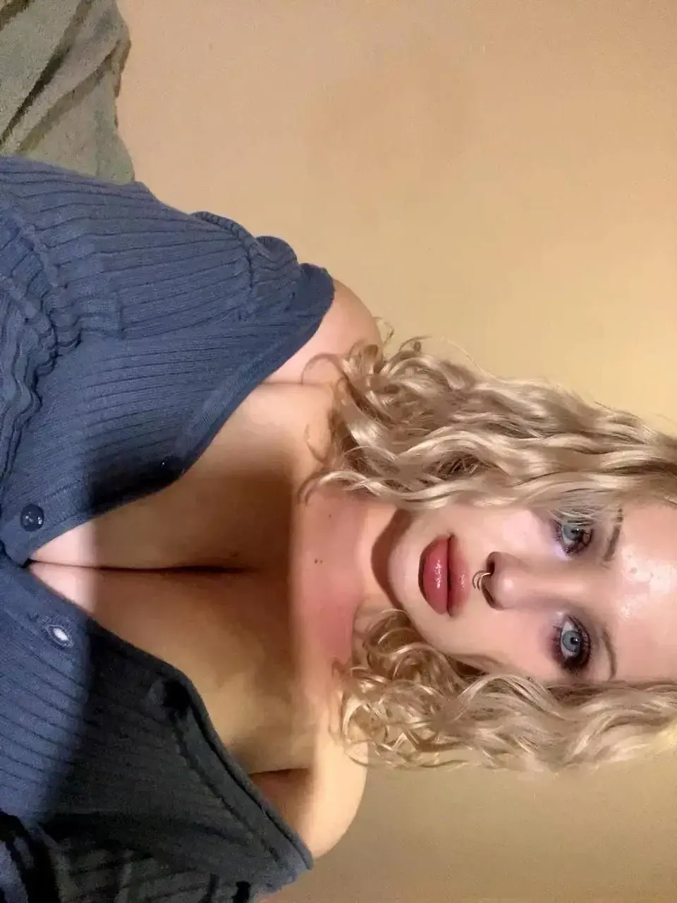 Leak & nude 5 — Emilyy_