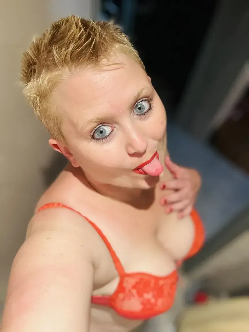 Leak & nude 4 — sensuellecurvyy
