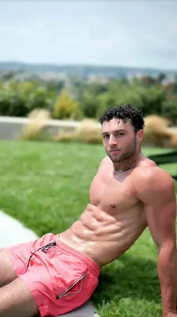 Leak & nude 1 — brandonleroy