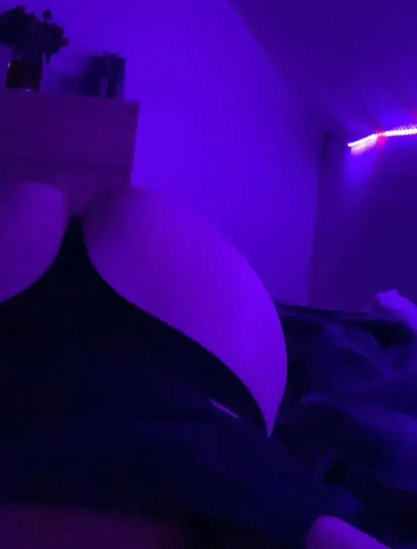 Leak & nude 1 — Man-0nline