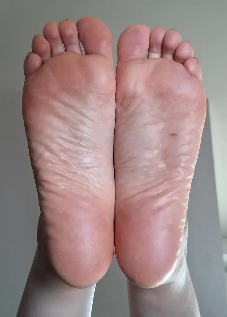 Leak & nude 4 — Prettylil_feet_