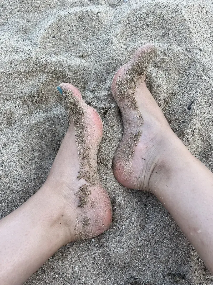 Leak & nude MYM — Jolispiedsfeet_ : « 👣 🏖️ » (MYM)