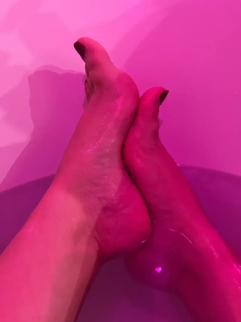 Leak & nude MYM — Jolispiedsfeet_ : « 💓 💓 » (MYM)