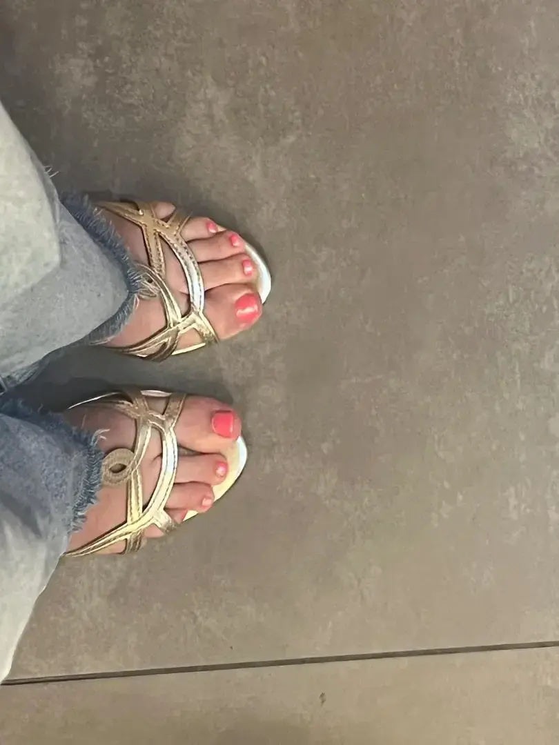 Leak & nude 1 — _feetgirl20_