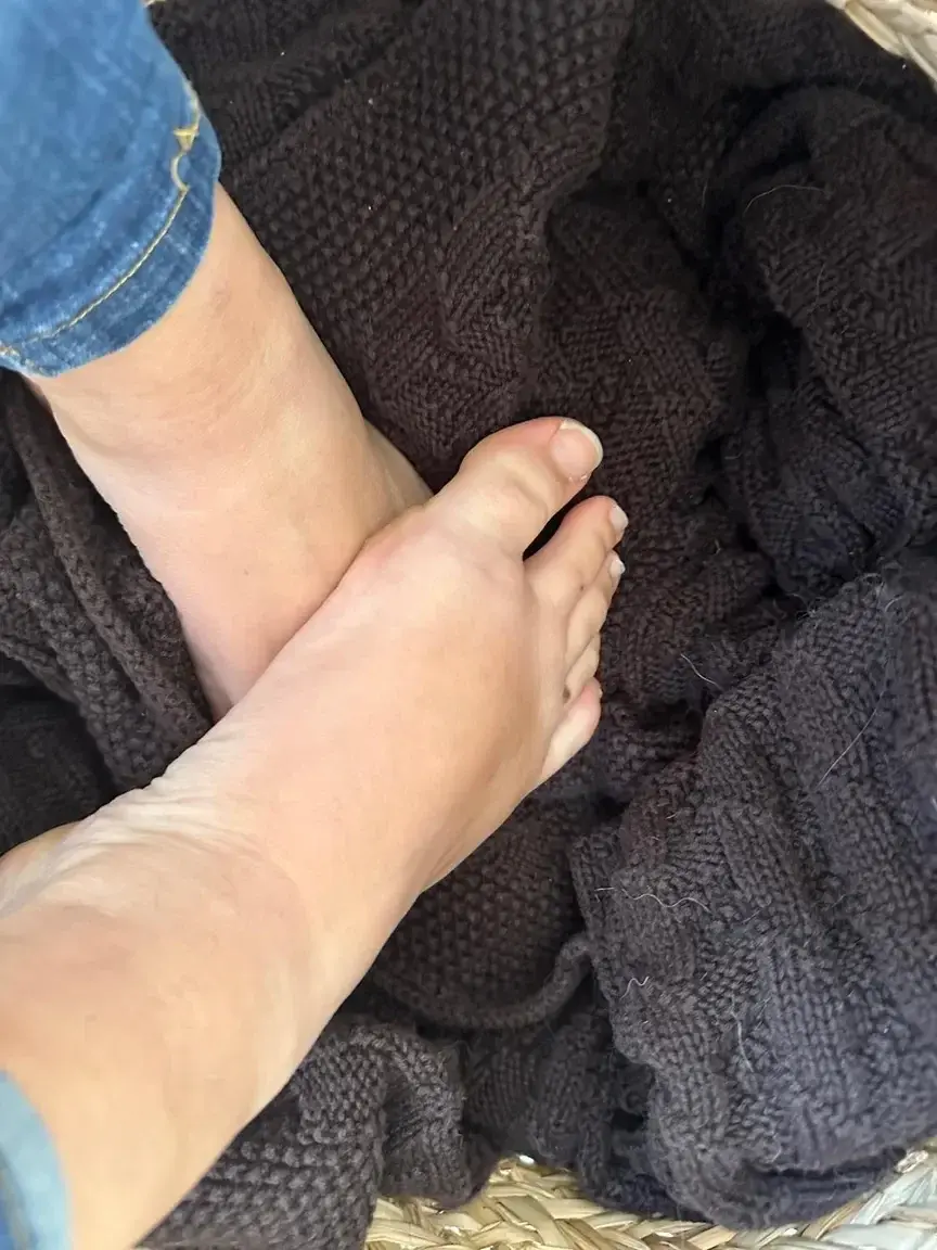 Leak & nude 2 — Ton_pied_prefere