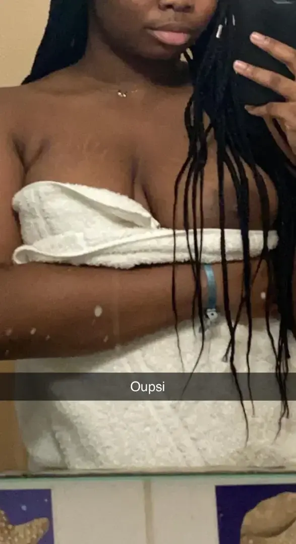Leak & nude 2 — Hot_chocolate_
