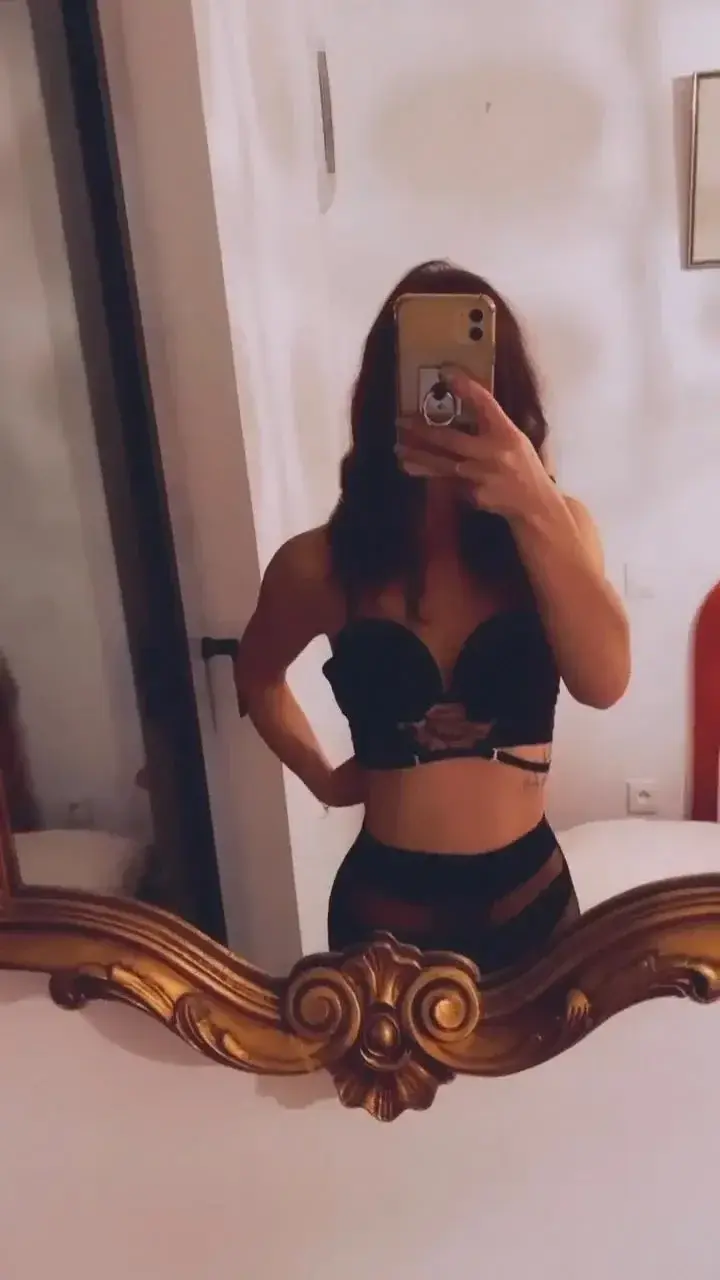 Leak & nude 2 — Giulia25