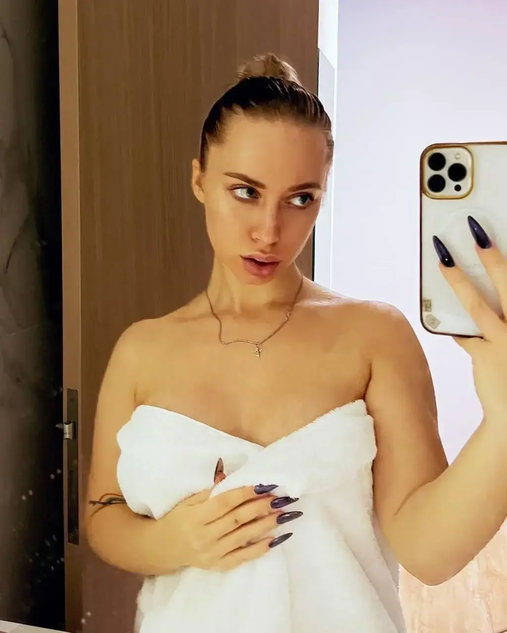 Leak & nude 7 — Lola_zouna