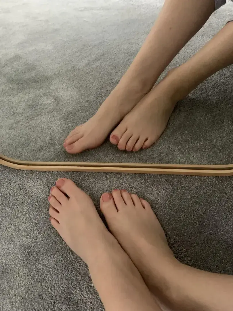 Leak & nude 3 — Lovelyfoot92