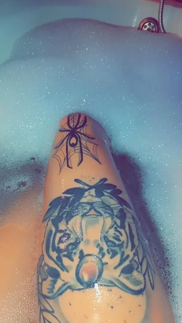 Leak & nude MYM — shinytattoo : « média » (MYM)