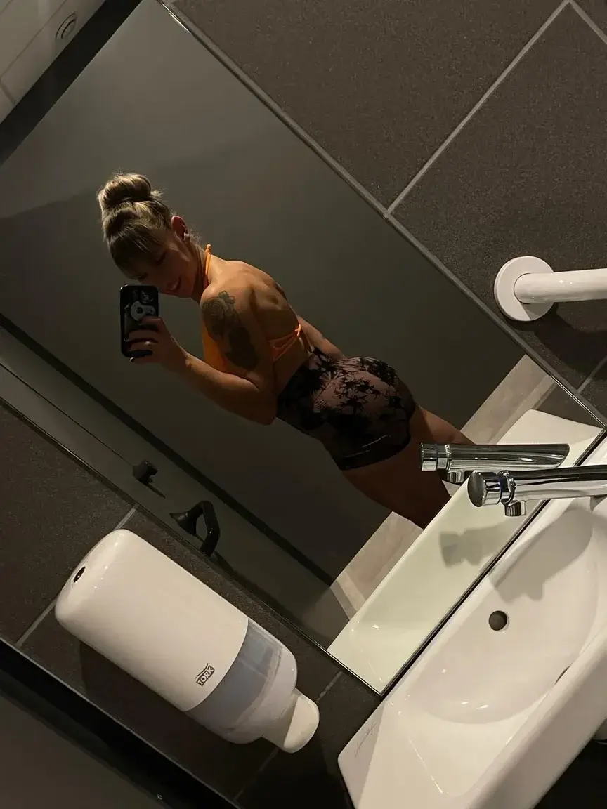 Leak & nude 2 — Charlyse_