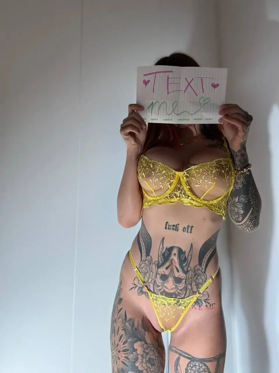 schreib mir doch mal im Chatt wenn du dich traust 😈🔥 denke das wirst du nicht bereuen 💦