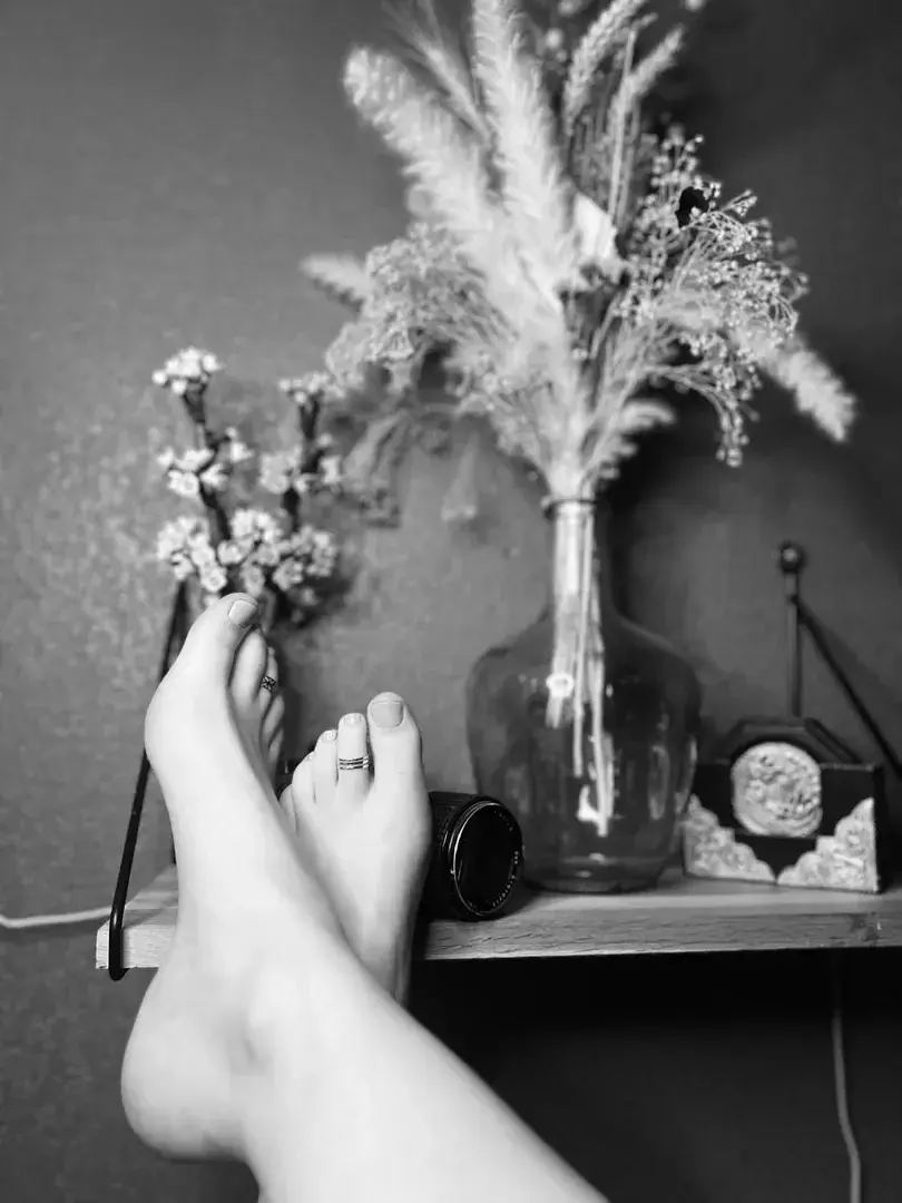 Leak & nude 2 — Satinsteps_