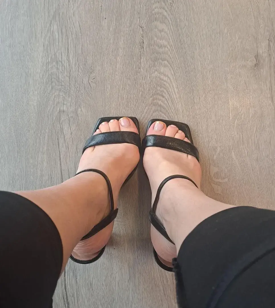 Ce week-end, nous on a dansé 🩰💃#danse #kizomba #talons #sexy #pieds #chaussures #piedsfrance #feetoftheday #toeslovers #cutefeet #feetmodels #feetpic #feetadict #heels #outfeetoftheday