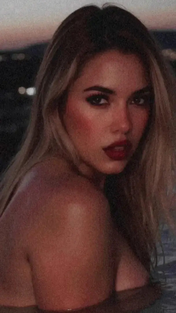 Leak & nude 2 — Kriss99