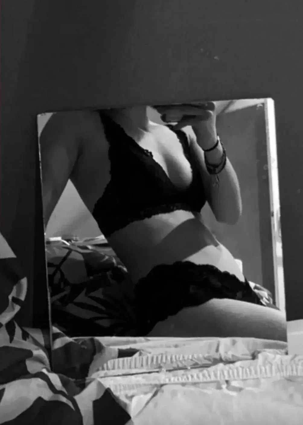 Leak & nude 3 — Feetlola