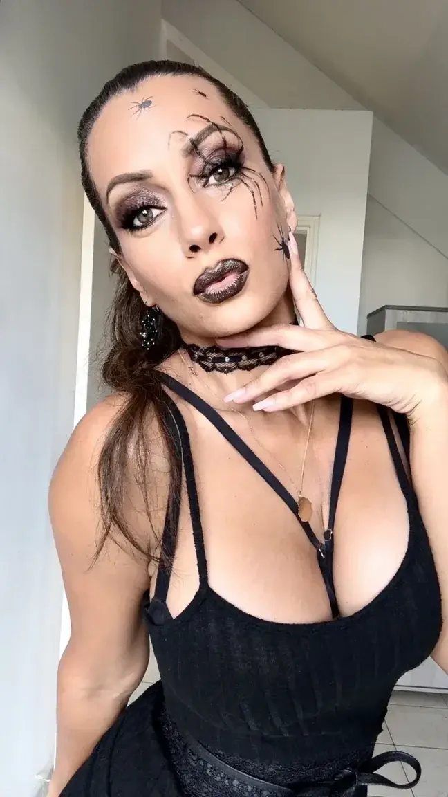 Leak & nude MYM — kalun_moi : « Abonnement 100% gratuit à vie 🔥💋 » (MYM)