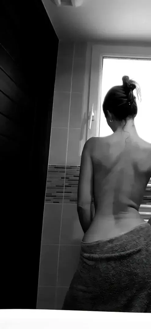 Leak & nude 1 — Ylang-ylang