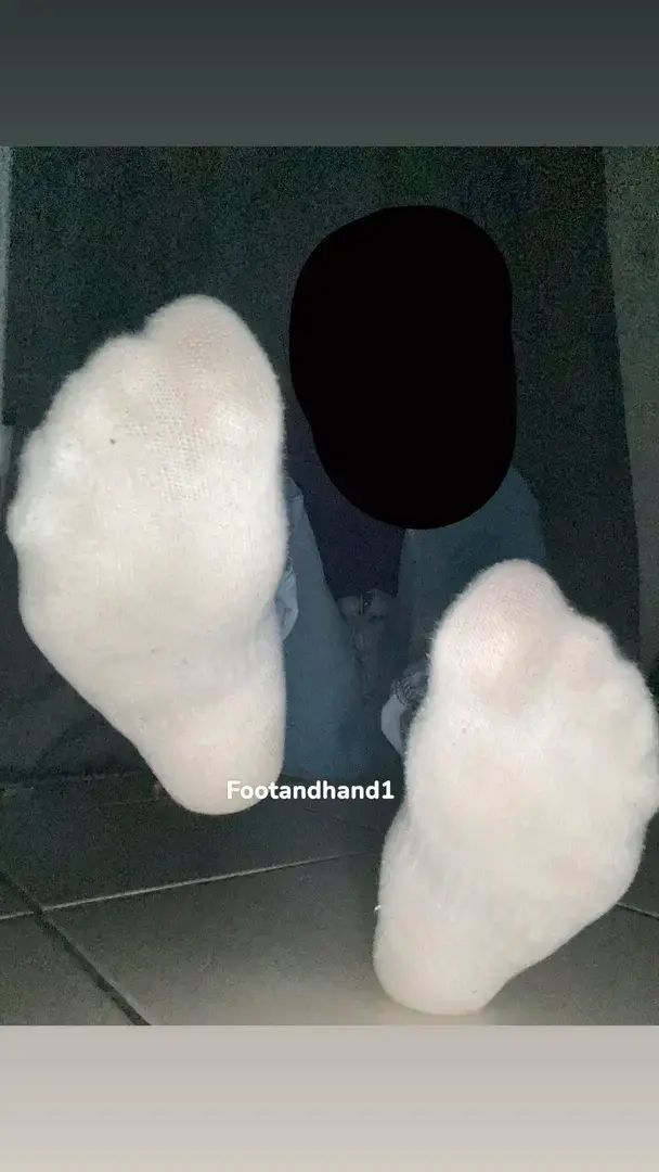 Leak & nude 14 — Footandhand