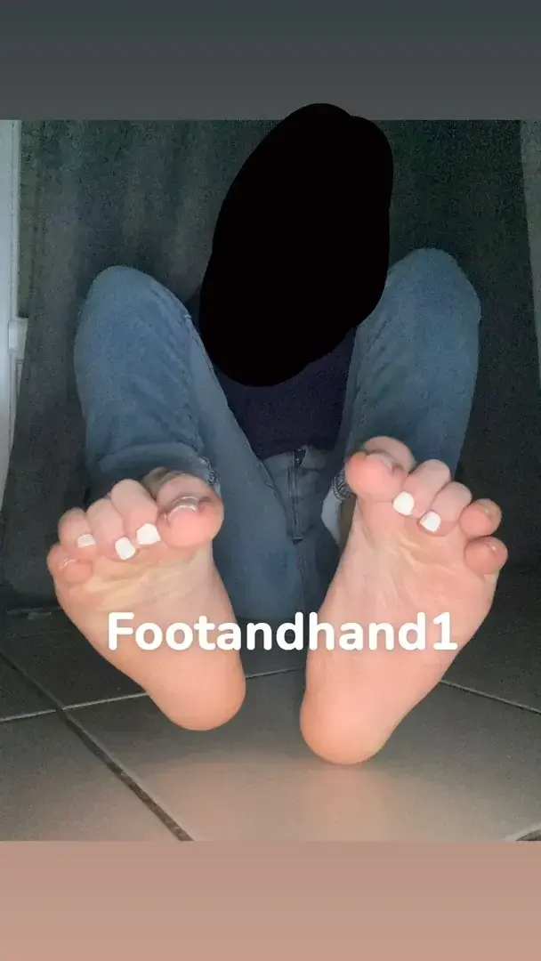 Leak & nude 16 — Footandhand