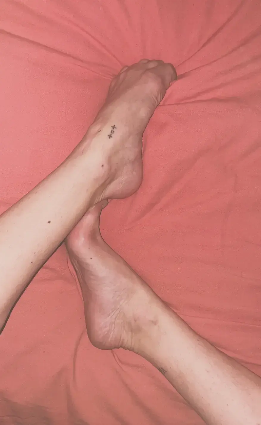 Leak & nude 4 — les_pieds_que_tu_veux