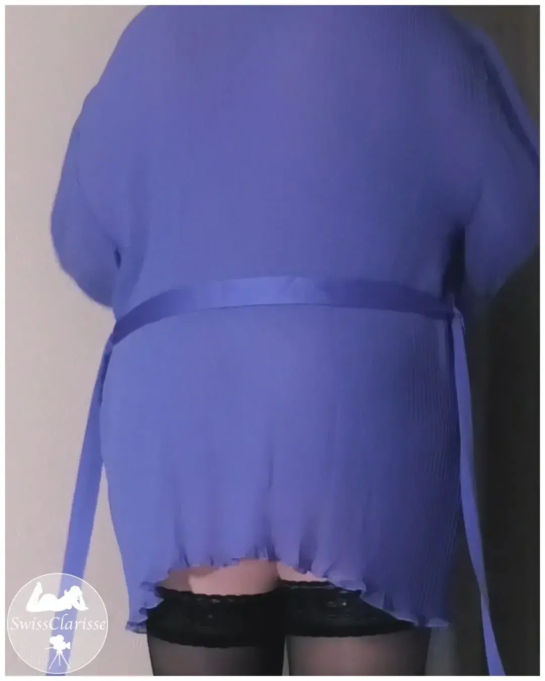Undressing 😉 Let me show you my big 🍑 | Je me déshabille 😉voici mon gros 🍑