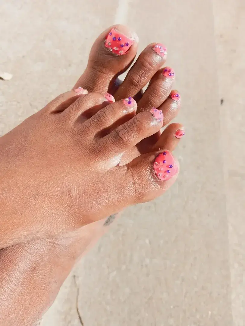 Leak & nude 5 — Missbretz