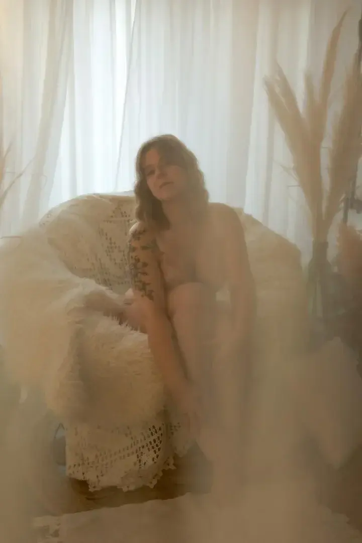 Leak & nude 1 — Deboobs