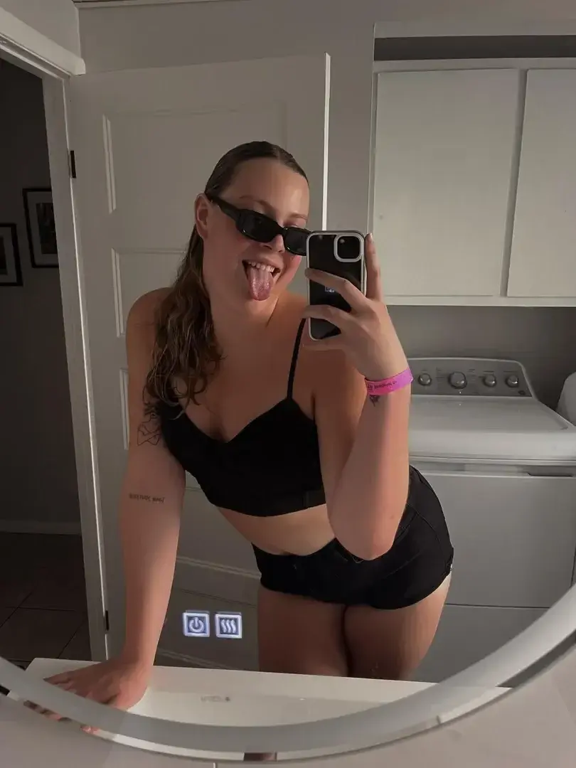 Leak & nude 1 — Hannalevesqueisabelle