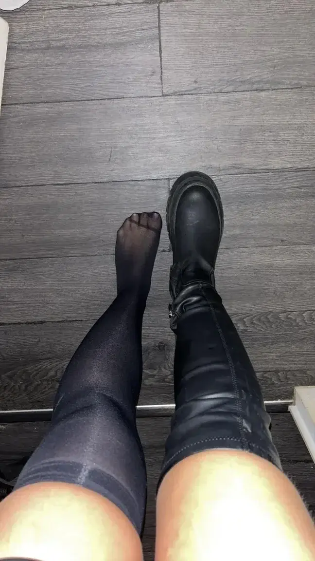 Leak & nude 1 — Pied_de_paris75