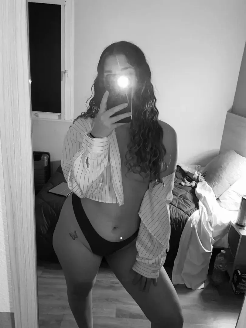Leak & nude 5 — Bellyssima