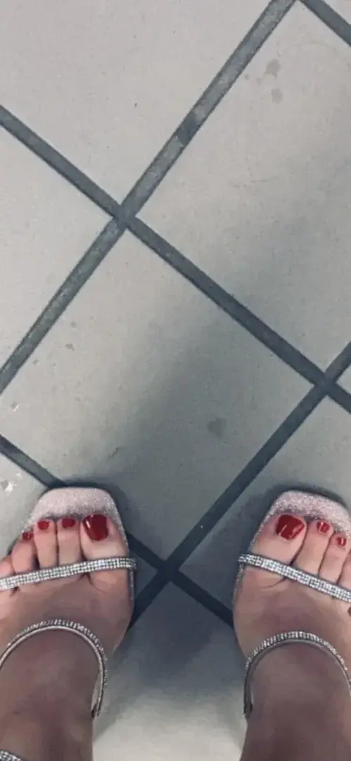 Leak & nude 1 — girlsfeetfrance