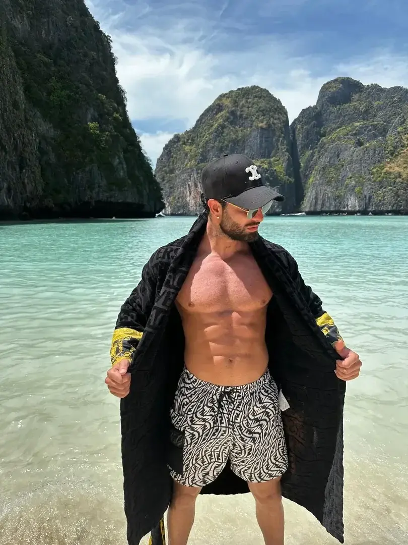 Leak & nude 1 — Sexycurtis