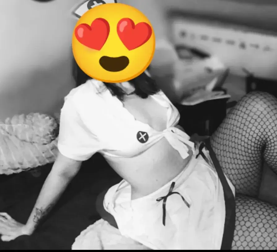 Leak & nude MYM — Nezuko59 : « Ta petite infirmière t'attend 🤤🤤👀 » (MYM)